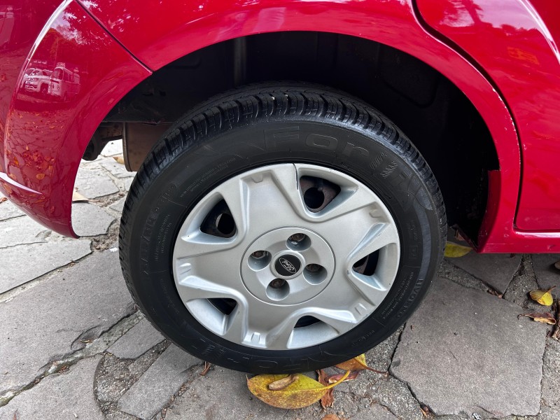 FIESTA 1.0 MPI CLASS HATCH 8V FLEX 4P MANUAL - 2012 - TRêS COROAS
