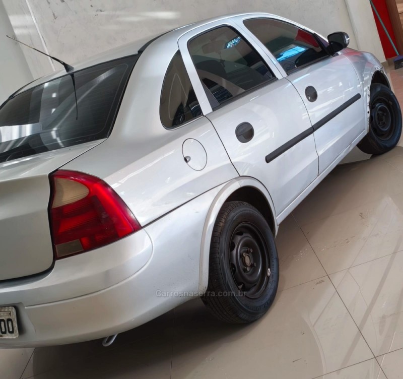 CORSA 1.0 MPFI JOY SEDAN 8V GASOLINA 4P MANUAL - 2003 - CAXIAS DO SUL