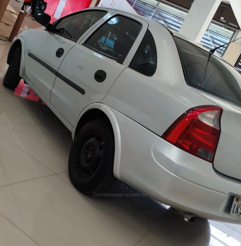 CORSA 1.0 MPFI JOY SEDAN 8V GASOLINA 4P MANUAL - 2003 - CAXIAS DO SUL
