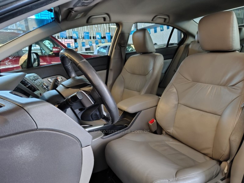 CIVIC 2.0 LXR 16V FLEX 4P AUTOMÁTICO - 2014 - NOVO HAMBURGO