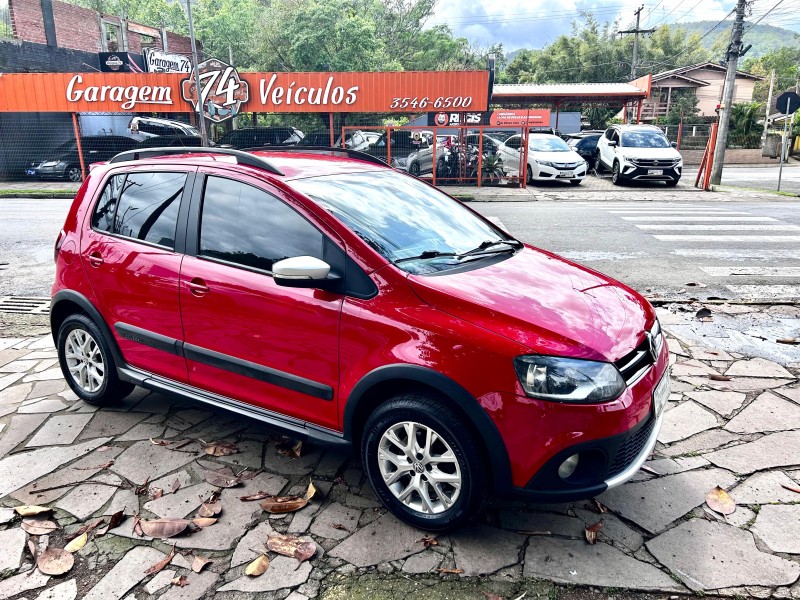 CROSSFOX 1.6 MI FLEX 8V 4P MANUAL - 2014 - TRêS COROAS