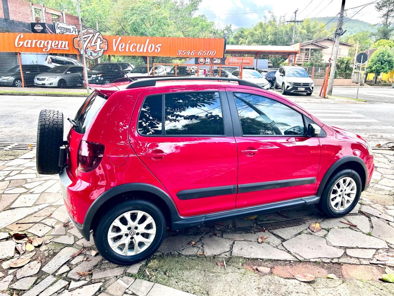 CROSSFOX 1.6 MI FLEX 8V 4P MANUAL - 2014 - TRêS COROAS
