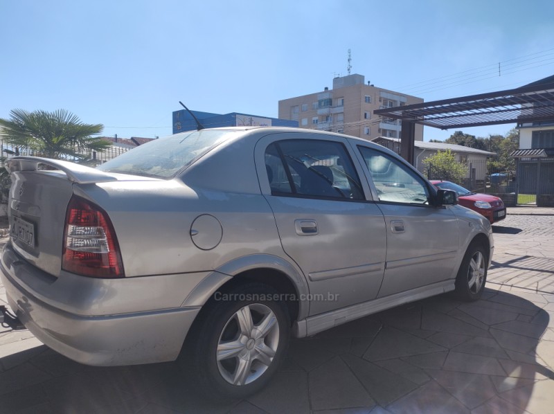 ASTRA 1.8 MPFI MILLENIUM II SEDAN 8V GASOLINA 4P MANUAL - 2001 - CAXIAS DO SUL