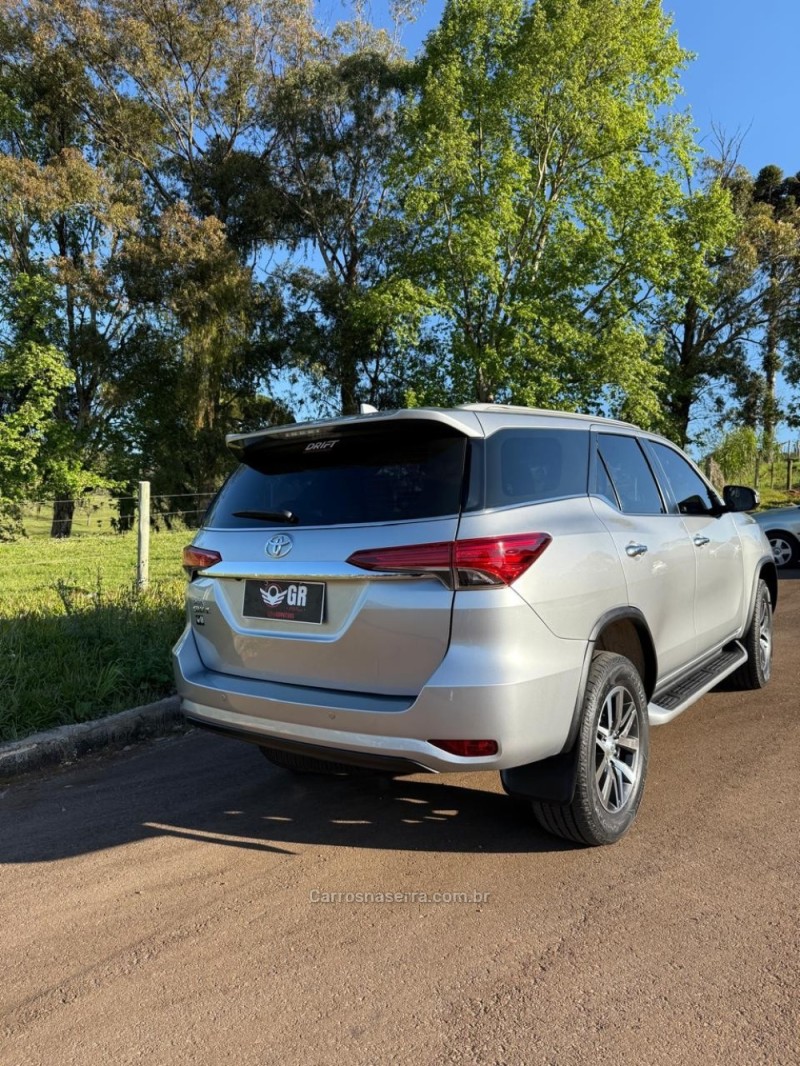 HILUX SW4 2.8 SRX 4X4 7 LUGARES 16V TURBO INTERCOOLER DIESEL 4P AUTOMÁTICO - 2019 - IBIRAIARAS