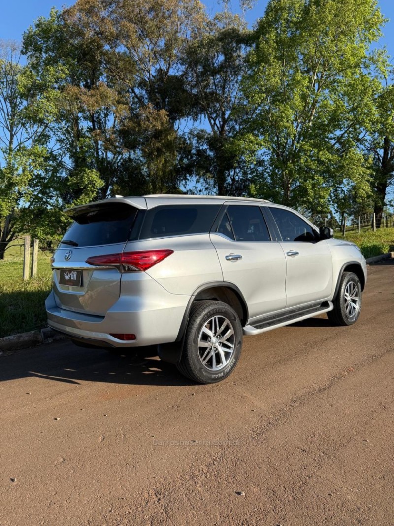 HILUX SW4 2.8 SRX 4X4 7 LUGARES 16V TURBO INTERCOOLER DIESEL 4P AUTOMÁTICO - 2019 - IBIRAIARAS