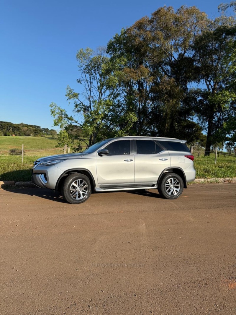 HILUX SW4 2.8 SRX 4X4 7 LUGARES 16V TURBO INTERCOOLER DIESEL 4P AUTOMÁTICO - 2019 - IBIRAIARAS
