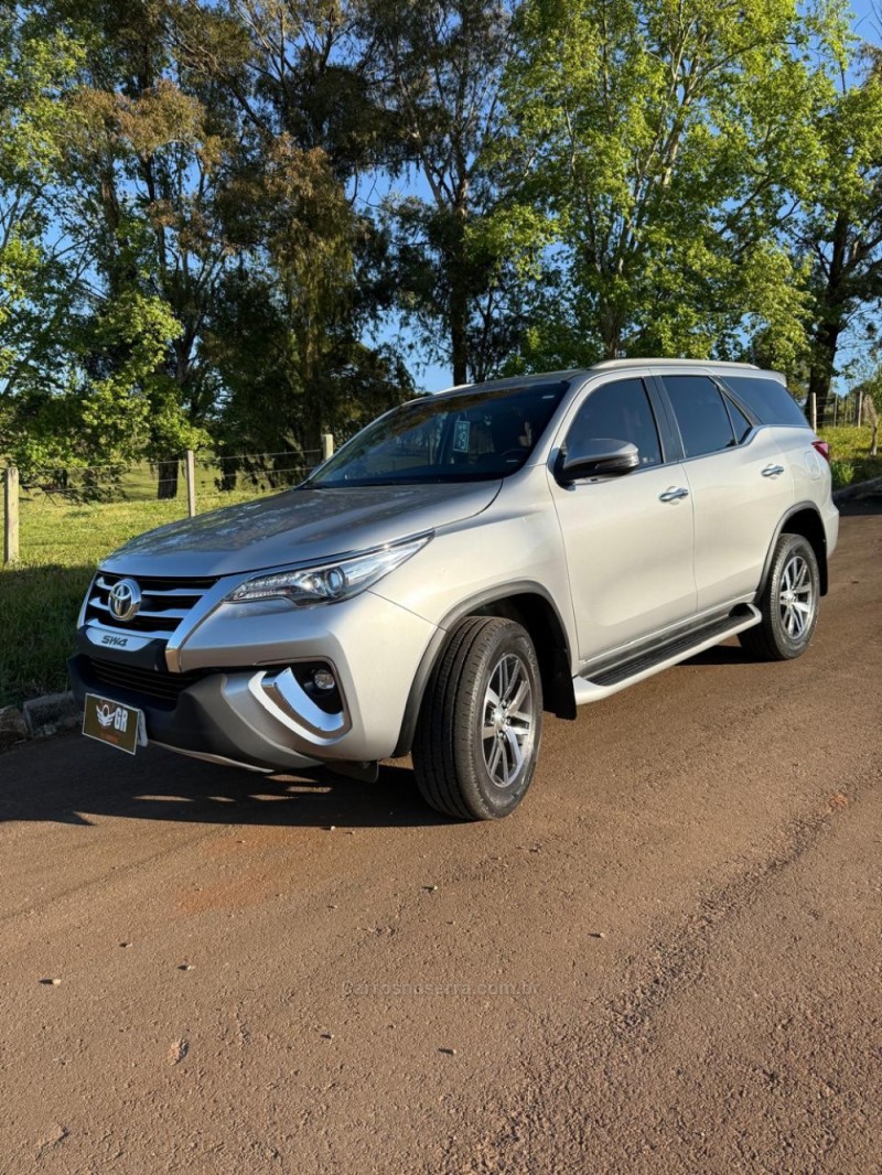 hilux sw4 2.8 srx 4x4 7 lugares 16v turbo intercooler diesel 4p automatico 2019 ibiraiaras