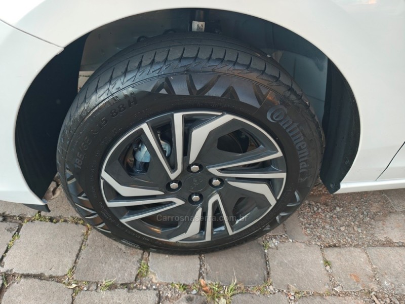 ONIX 1.0 SEDAN PLUS LT 12V FLEX 4P MANUAL - 2025 - GUAPORé