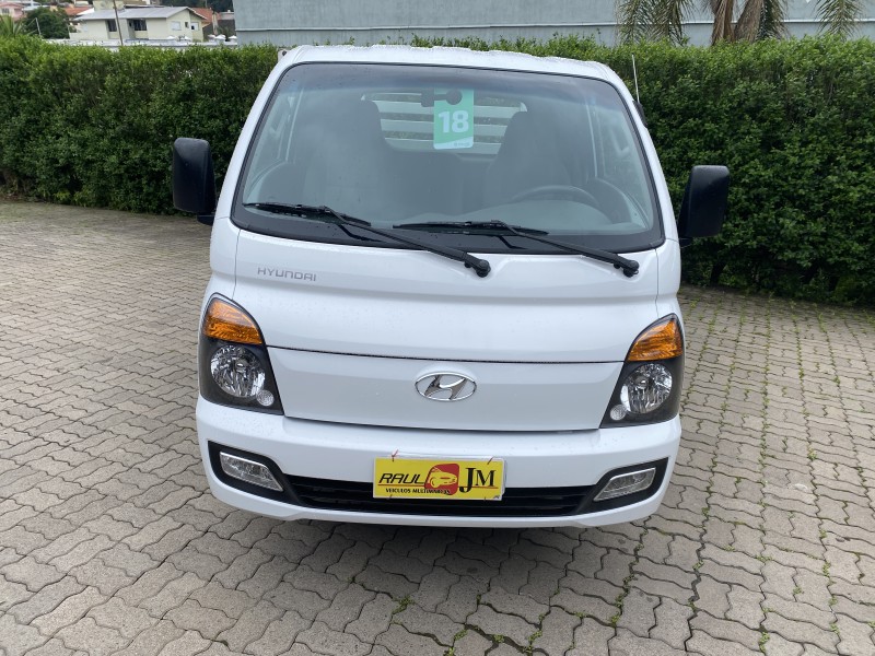 HR 2.5 LONGO COM CAÇAMBA 4X2 16V 130CV TURBO INTERCOOLER DIESEL 2P MANUAL - 2018 - CAXIAS DO SUL