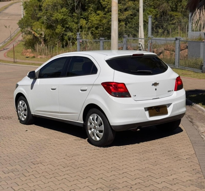 ONIX 1.4 MPFI LT 8V FLEX 4P MANUAL - 2013 - IVOTI