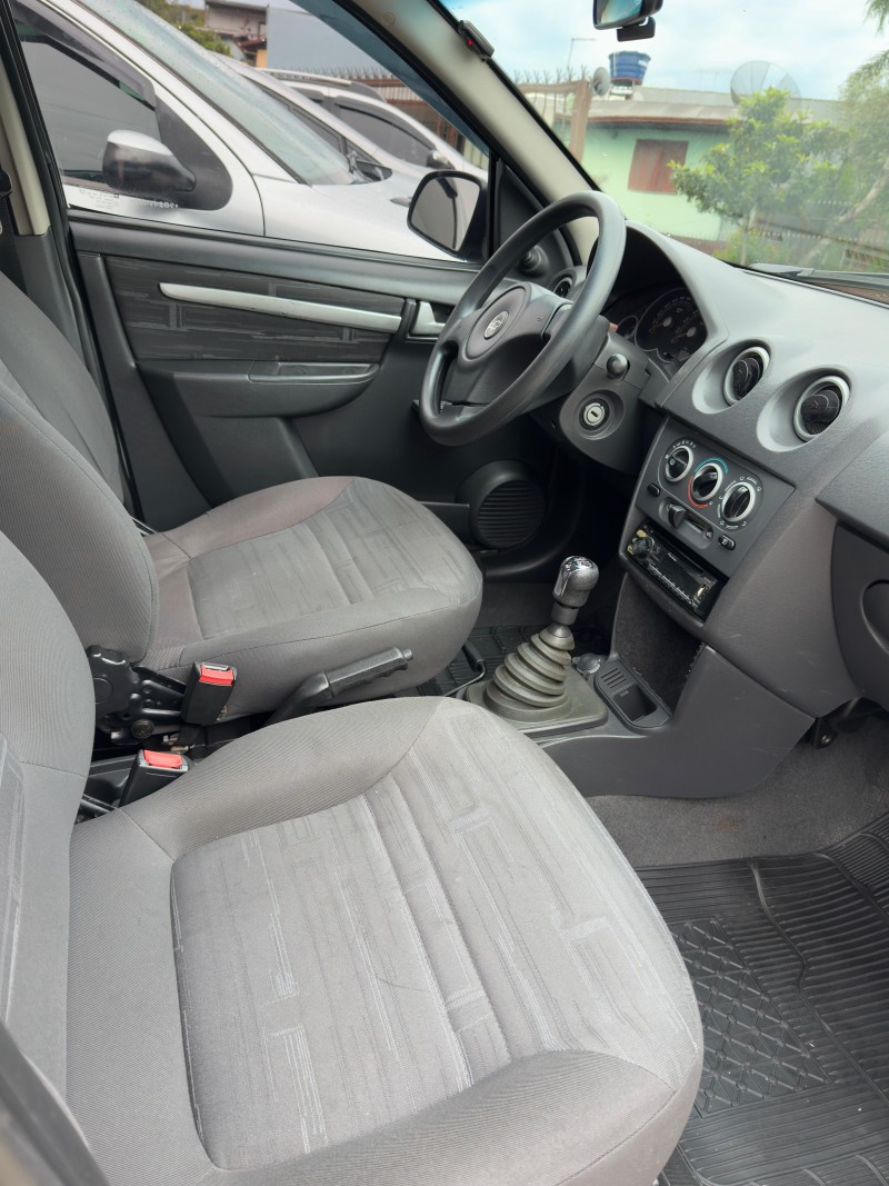 PRISMA 1.4 MPFI MAXX 8V FLEX 4P MANUAL - 2009 - CAXIAS DO SUL