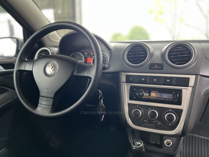VOYAGE 1.6 MI TREND 8V FLEX 4P MANUAL - 2012 - BOM PRINCíPIO