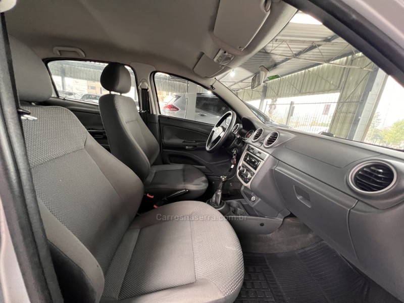 VOYAGE 1.6 MI TREND 8V FLEX 4P MANUAL - 2012 - BOM PRINCíPIO