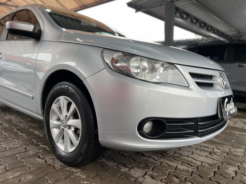 VOYAGE 1.6 MI TREND 8V FLEX 4P MANUAL - 2012 - BOM PRINCíPIO