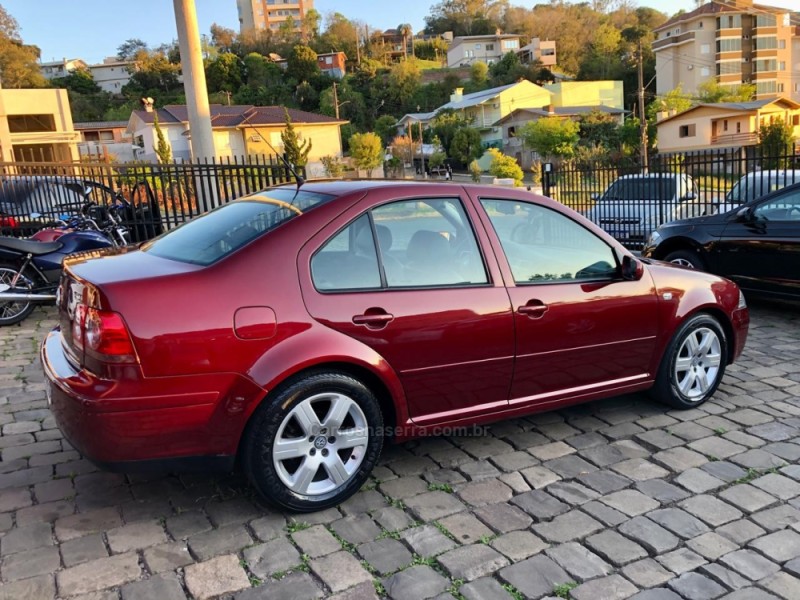 BORA 2.0 MI COMFORTLINE 8V 4P AUTOMÁTICO - 2010 - SERAFINA CORRêA