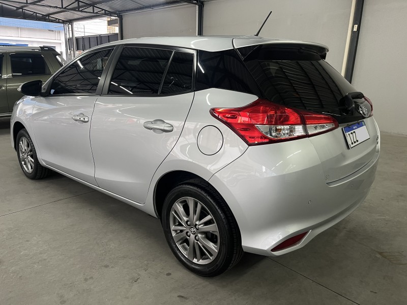 YARIS 1.5 XL PLUS CONNECT 16V FLEX 4P AUTOMÁTICO
