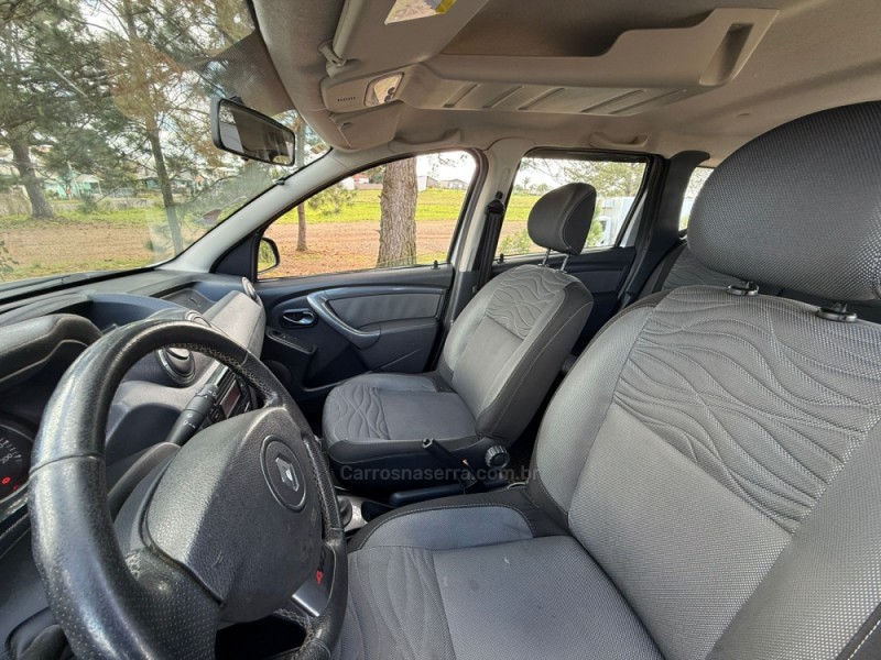DUSTER 1.6 DYNAMIQUE 4X2 16V FLEX 4P MANUAL - 2013 - VACARIA