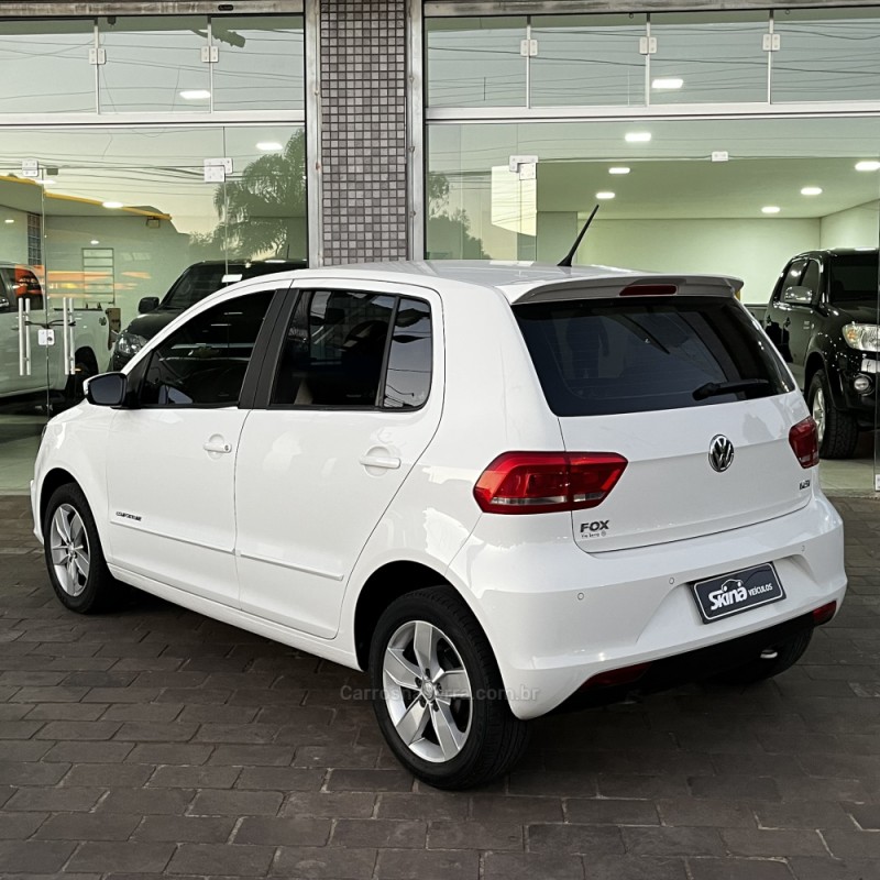 FOX 1.6 COMFORTLINE 8V FLEX 4P MANUAL - 2017 - VACARIA