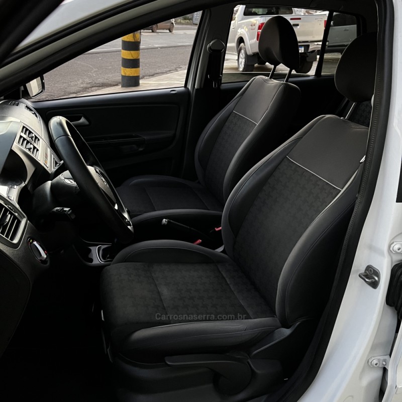 FOX 1.6 COMFORTLINE 8V FLEX 4P MANUAL - 2017 - VACARIA