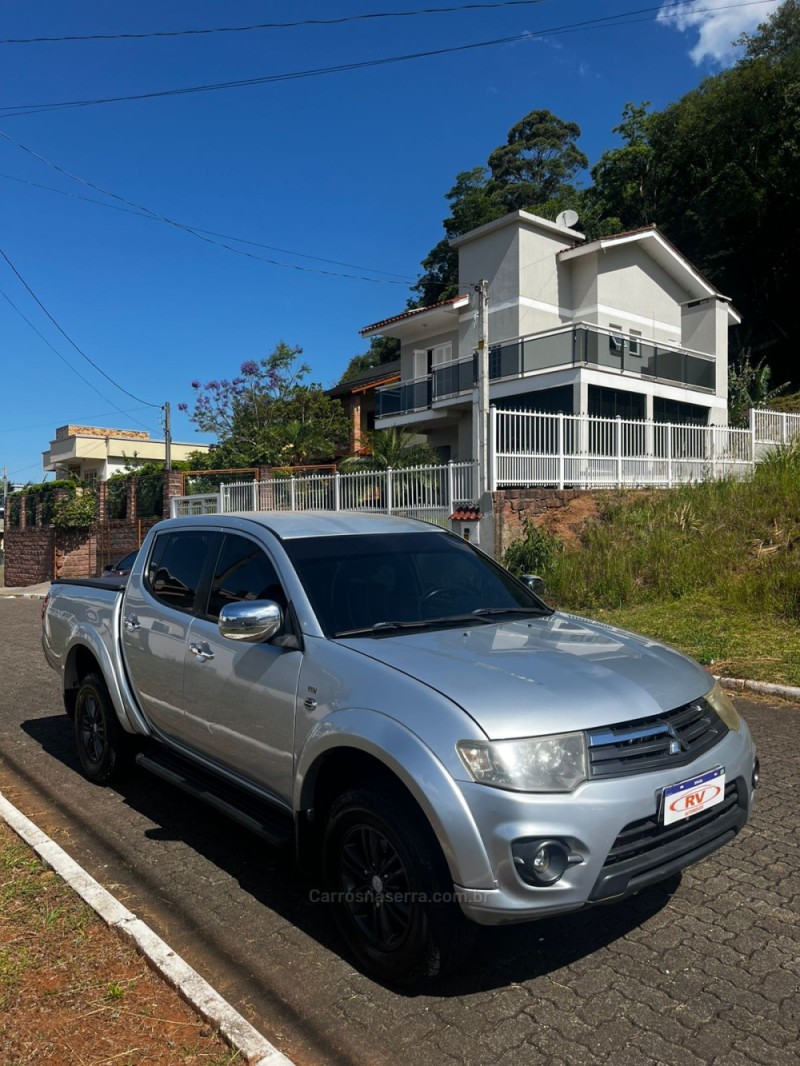 L200 TRITON 3.5 HPE 4X4 CD V6 24V FLEX 4P AUTOMÁTICO - 2015 - SãO PEDRO DA SERRA