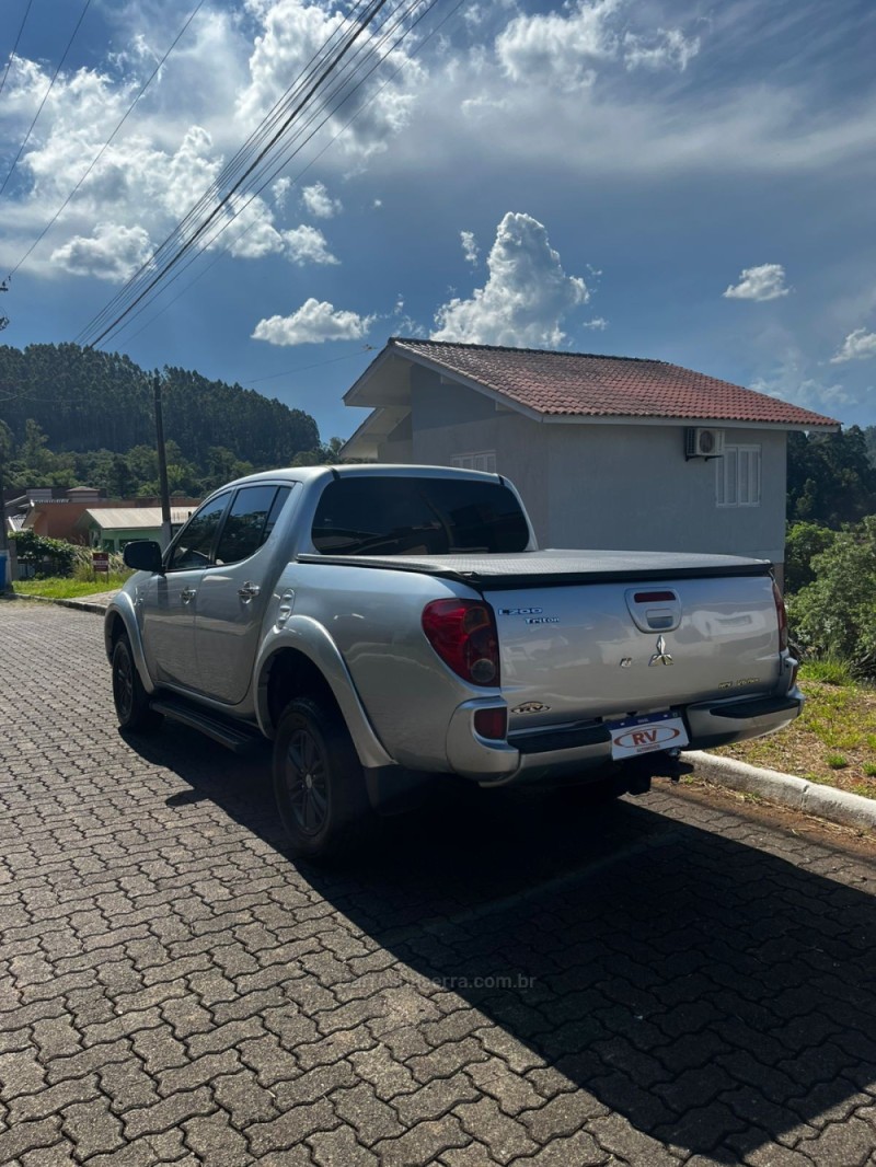 L200 TRITON 3.5 HPE 4X4 CD V6 24V FLEX 4P AUTOMÁTICO - 2015 - SãO PEDRO DA SERRA