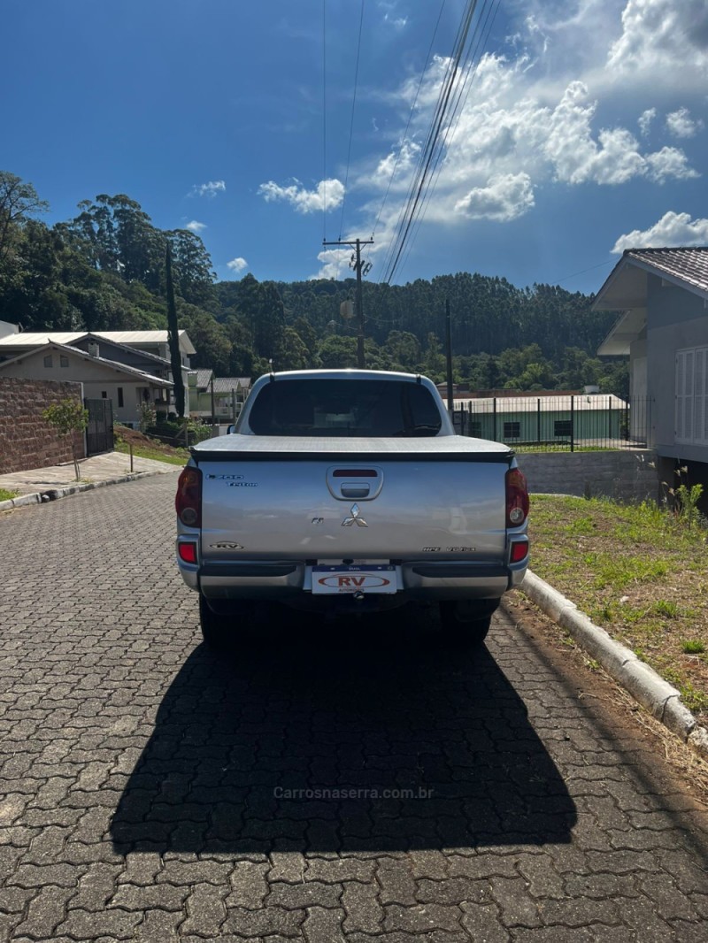 L200 TRITON 3.5 HPE 4X4 CD V6 24V FLEX 4P AUTOMÁTICO - 2015 - SãO PEDRO DA SERRA