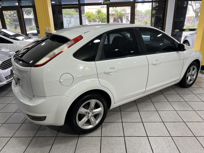 FOCUS 1.6 GLX 16V FLEX 4P MANUAL - 2010 - CAXIAS DO SUL