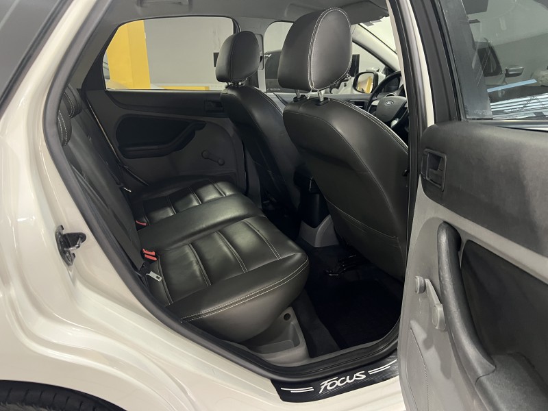 FOCUS 1.6 GLX 16V FLEX 4P MANUAL - 2010 - CAXIAS DO SUL