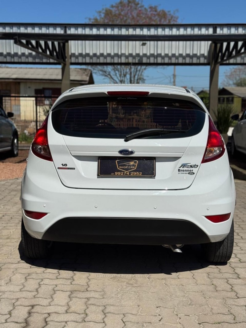 FIESTA 1.6 TITANIUM HATCH 16V FLEX 4P AUTOMÁTICO - 2015 - MONTENEGRO