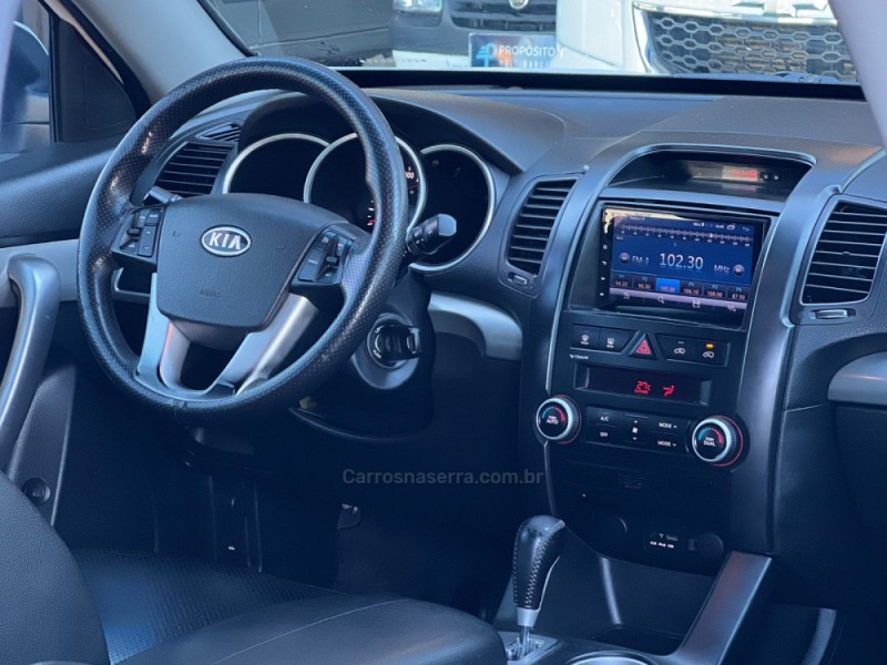SORENTO 2.4 EX 4X2 16V GASOLINA 4P AUTOMÁTICO - 2011 - ESTâNCIA VELHA
