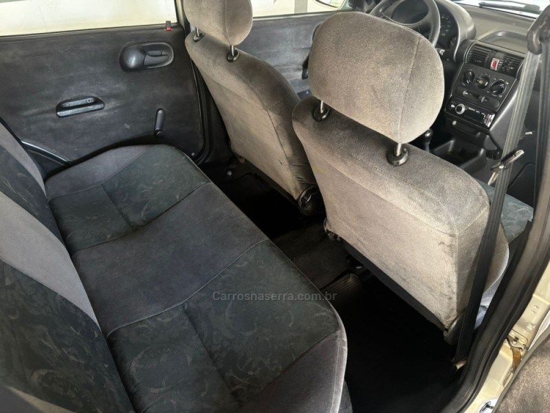 CORSA 1.0 MPFI WIND MILENIUM SEDAN 8V GASOLINA 4P MANUAL - 2002 - CAXIAS DO SUL