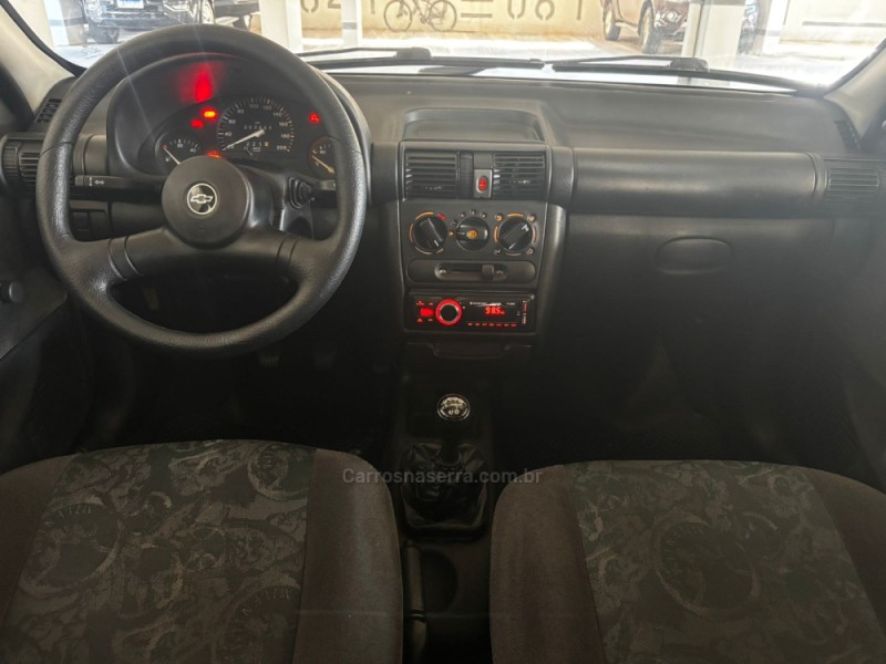 CORSA 1.0 MPFI WIND MILENIUM SEDAN 8V GASOLINA 4P MANUAL - 2002 - CAXIAS DO SUL
