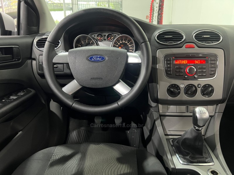FOCUS 1.6 SE PLUS 16V FLEX 4P MANUAL - 2012 - NOVO HAMBURGO
