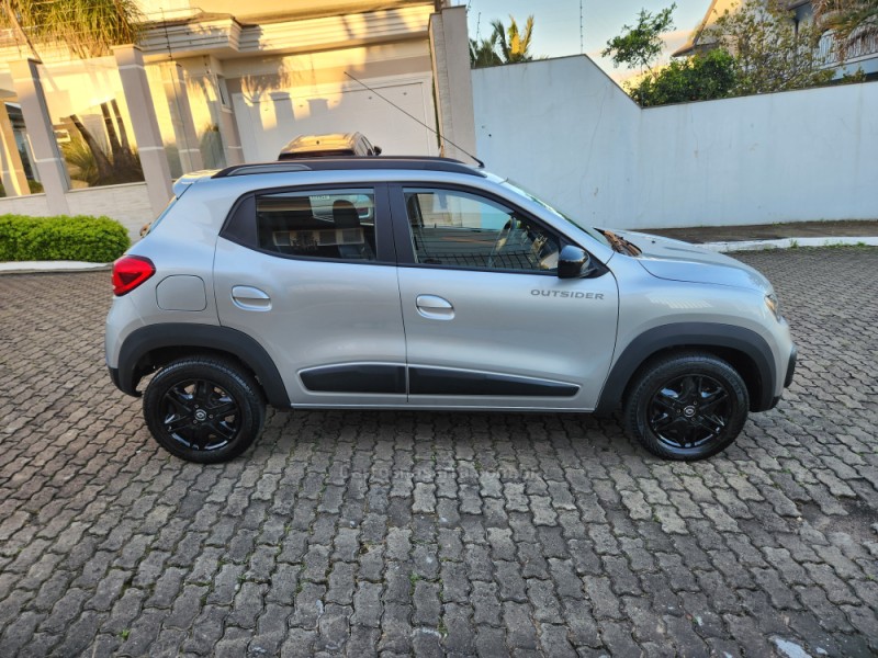KWID 1.0 12V OUTSIDER FLEX 4P MANUAL - 2022 - MONTENEGRO