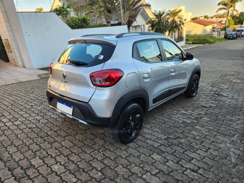 KWID 1.0 12V OUTSIDER FLEX 4P MANUAL - 2022 - MONTENEGRO