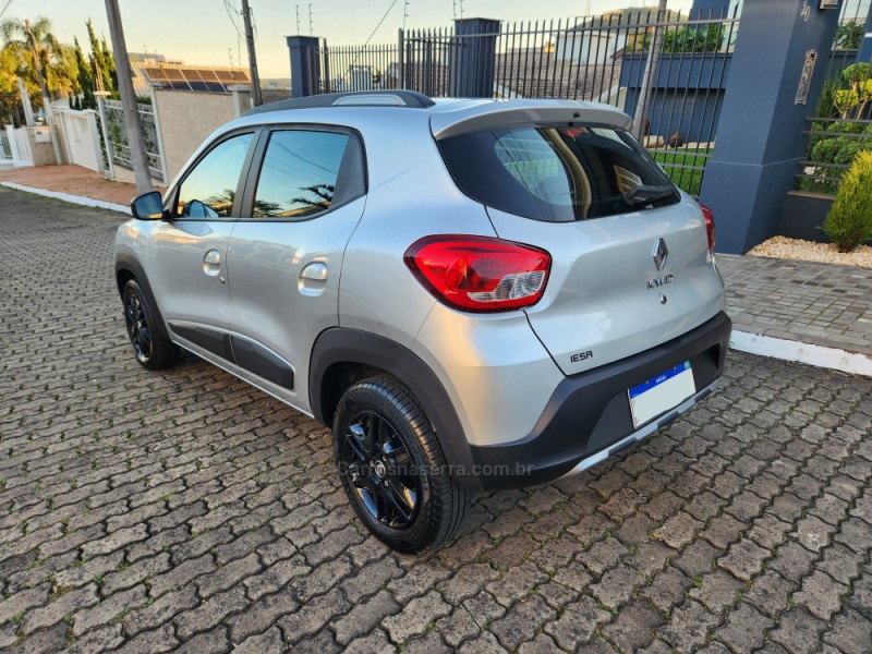 KWID 1.0 12V OUTSIDER FLEX 4P MANUAL - 2022 - MONTENEGRO