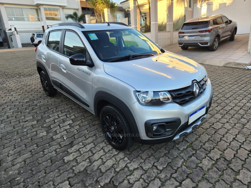 KWID 1.0 12V OUTSIDER FLEX 4P MANUAL - 2022 - MONTENEGRO