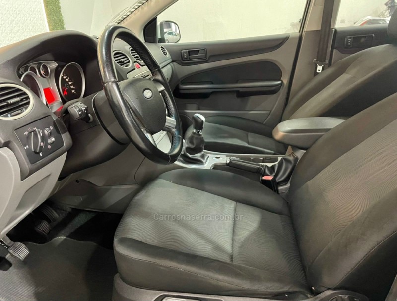 FOCUS 1.6 GLX 8V FLEX 4P MANUAL - 2012 - NOVO HAMBURGO
