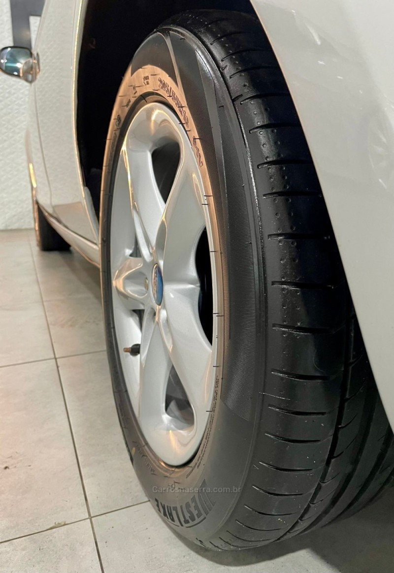 FOCUS 1.6 GLX 8V FLEX 4P MANUAL - 2012 - NOVO HAMBURGO