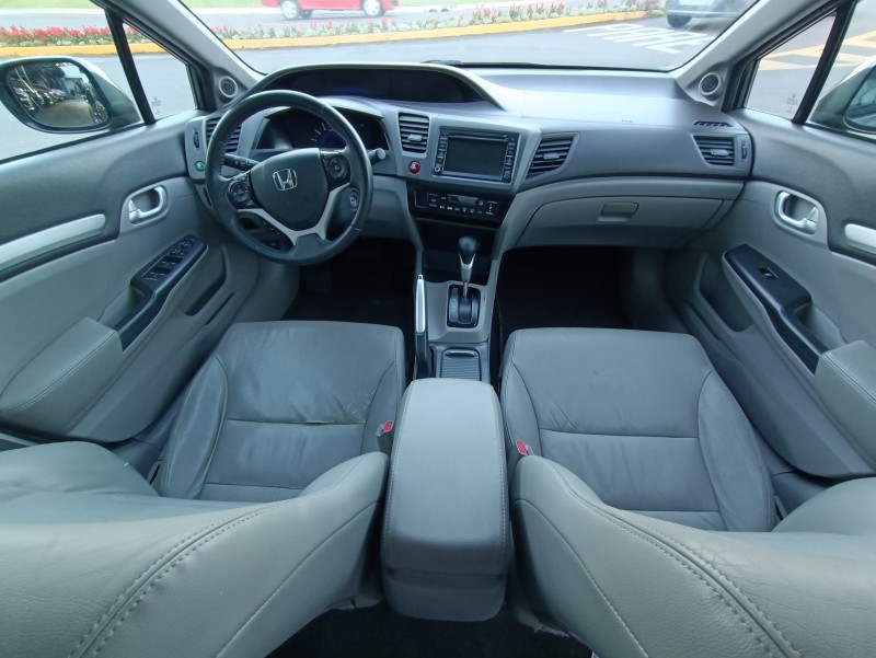CIVIC 1.8 EXS 16V FLEX 4P AUTOMÁTICO - 2013 - BOM PRINCíPIO