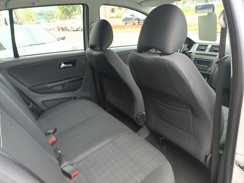 FOX 1.6 MSI COMFORTLINE 8V FLEX 4P MANUAL - 2015 - BOM PRINCíPIO