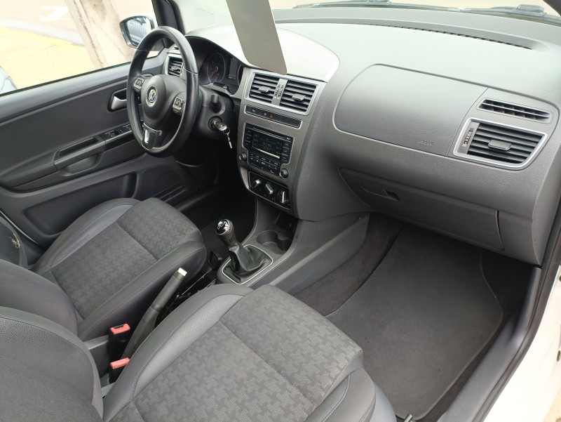 FOX 1.6 MSI COMFORTLINE 8V FLEX 4P MANUAL - 2015 - BOM PRINCíPIO