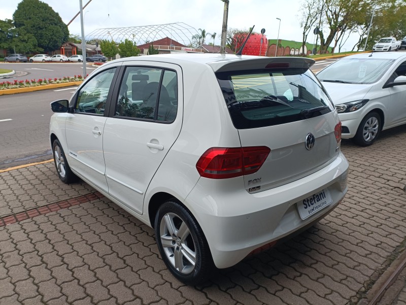 FOX 1.6 MSI COMFORTLINE 8V FLEX 4P MANUAL - 2015 - BOM PRINCíPIO