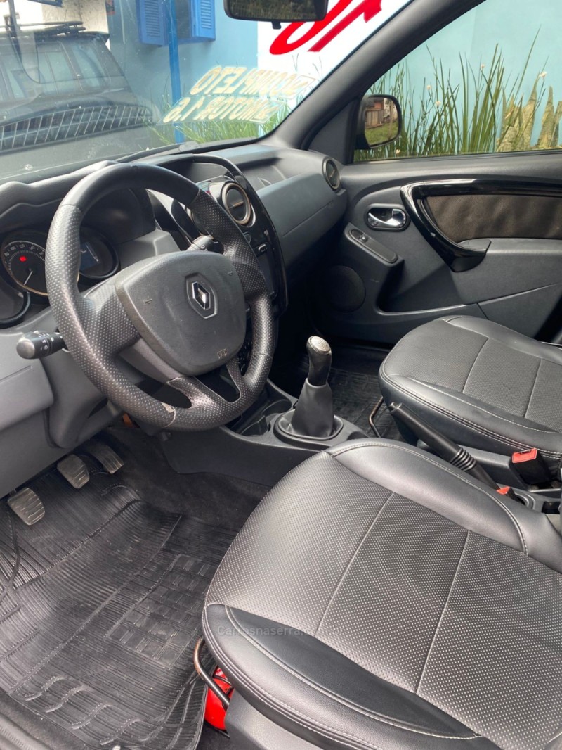 DUSTER 1.6 DYNAMIQUE 4X2 16V FLEX 4P MANUAL - 2016 - CANELA