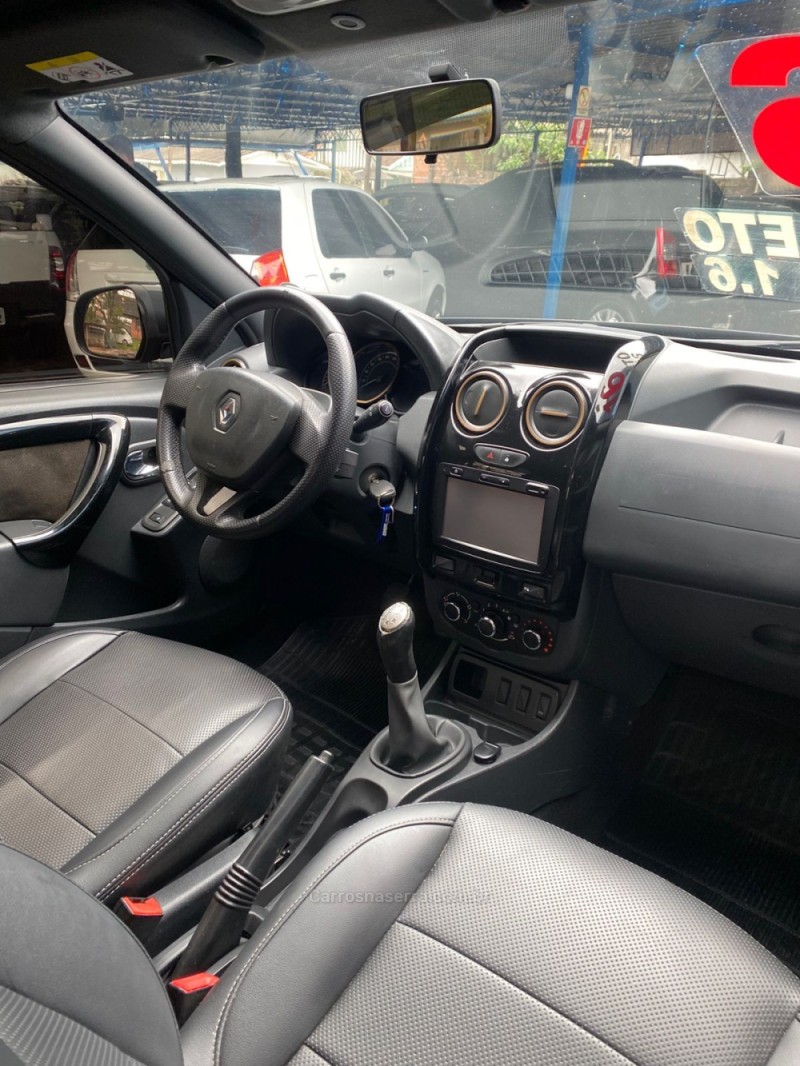 DUSTER 1.6 DYNAMIQUE 4X2 16V FLEX 4P MANUAL - 2016 - CANELA