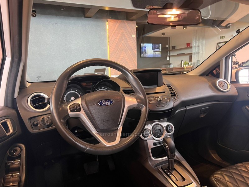 FIESTA 1.0 SEL ECOBOOST GTDI 12V GASOLINA 4P AUTOMÁTICO - 2018 - CAMPO BOM