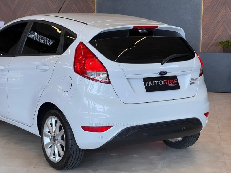 FIESTA 1.0 SEL ECOBOOST GTDI 12V GASOLINA 4P AUTOMÁTICO - 2018 - CAMPO BOM