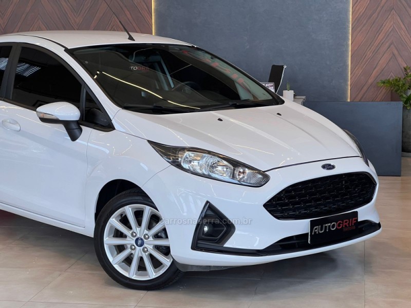 FIESTA 1.0 SEL ECOBOOST GTDI 12V GASOLINA 4P AUTOMÁTICO - 2018 - CAMPO BOM