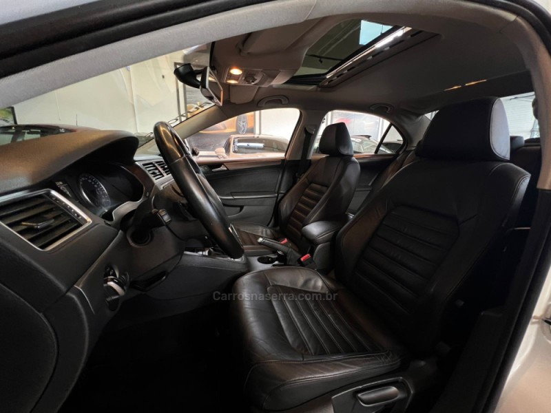 JETTA 2.0 TSI HIGHLINE 211CV GASOLINA 4P DSG - 2014 - CAMPO BOM