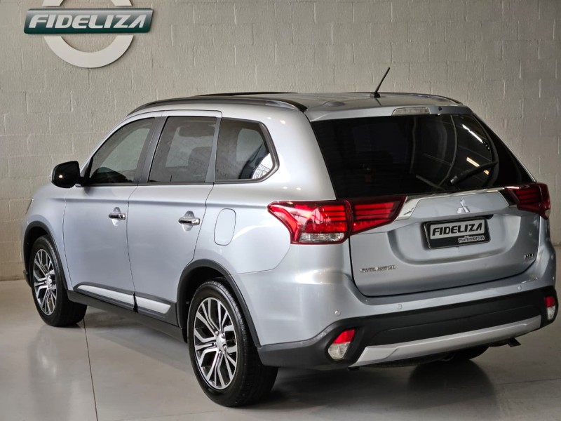 OUTLANDER 2.0 16V GASOLINA 4P AUTOMÁTICO - 2016 - FARROUPILHA